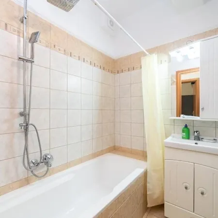 Apartament Thea *
