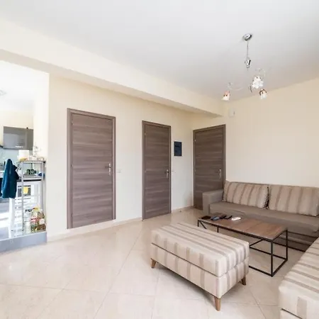 Thea Apartament *